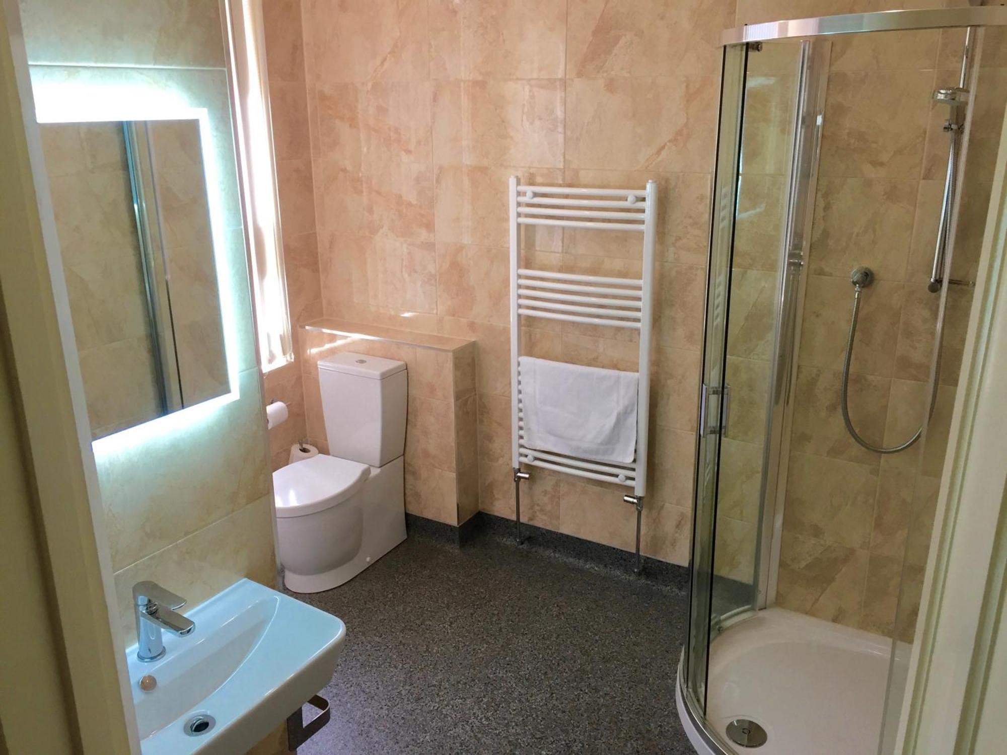 Twin Room with Private Bathroom,705276469:JPEG
